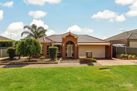 17 Norman Ave, Sunbury, VIC 3429