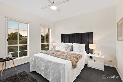 Property photo of 28 Gresswell Park Drive Watsonia VIC 3087