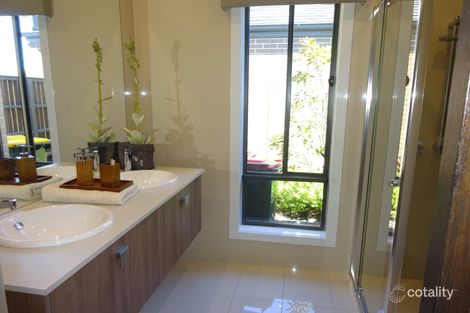 Property photo of 35 Newmarket Parade Mickleham VIC 3064