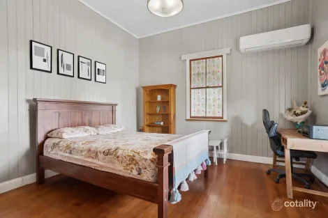 Property photo of 21 Taylor Street Park Avenue QLD 4701