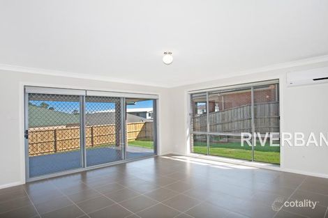 Property photo of 15 Dromedary Place Macquarie Links NSW 2565