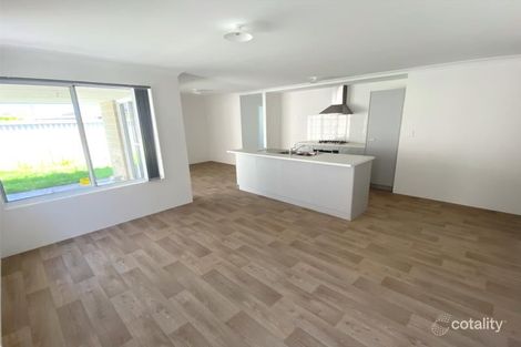 15 Owen Rd, Hamilton Hill, WA 6163