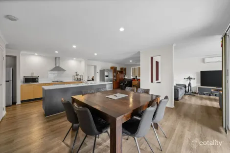 Property photo of 4 Jacob Court Berwick VIC 3806