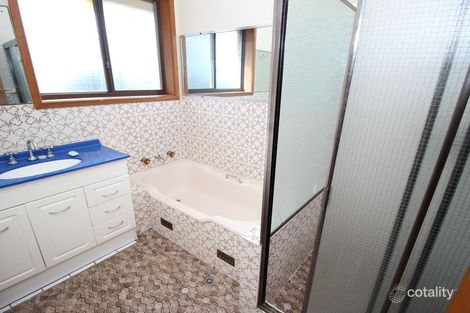 Property photo of 13 Mackenzie Avenue Mount Warrigal NSW 2528