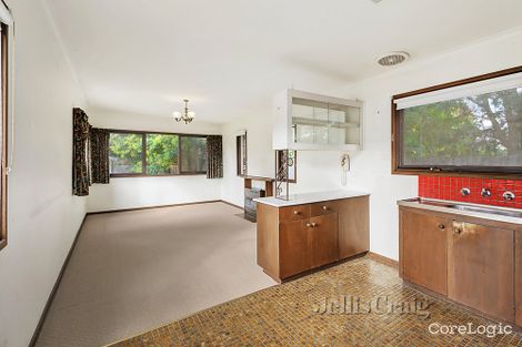 Property photo of 38 Winbourne Road Mount Waverley VIC 3149