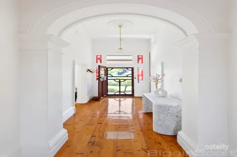 Property photo of 8 Curral Road Elsternwick VIC 3185