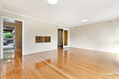 Property photo of 18 Carinya Road Greensborough VIC 3088