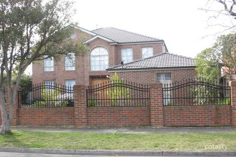 1 Kincumber Dr, Glen Waverley, VIC 3150