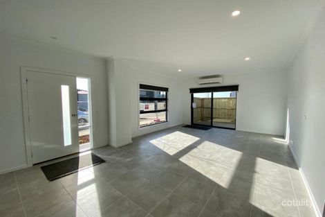 Property photo of 2 Mountjoy Circuit Clyde North VIC 3978