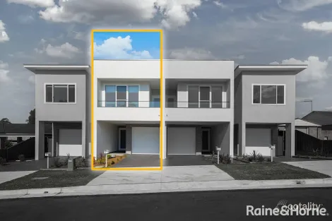 8c Jacana Pl, Ingleburn, NSW 2565