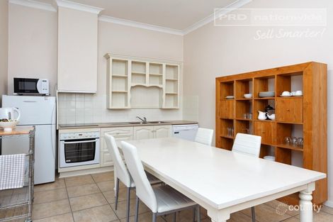 86 Peter St, Wagga Wagga, NSW 2650