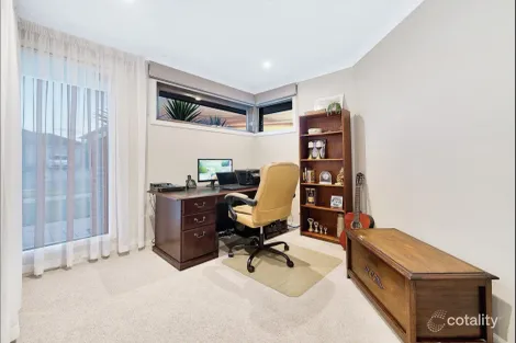 Property photo of 29 Deoro Parade Clyde North VIC 3978