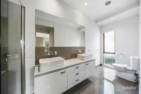 Property photo of 7 John Russell Road Cranbourne West VIC 3977