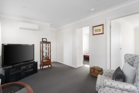 Property photo of 2/11 Gladstone Road Briar Hill VIC 3088
