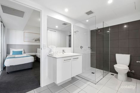 Property photo of 73/25-29 Surf Parade Broadbeach QLD 4218