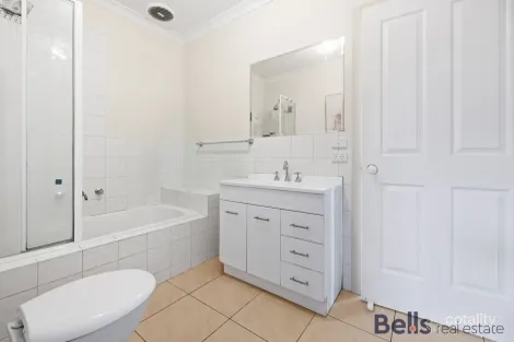 Property photo of 2/10 Castley Crescent Braybrook VIC 3019