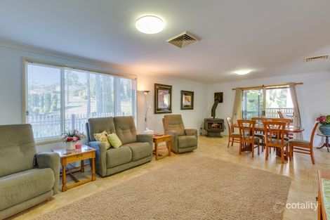 Property photo of 15 Woodoak Close Tingira Heights NSW 2290