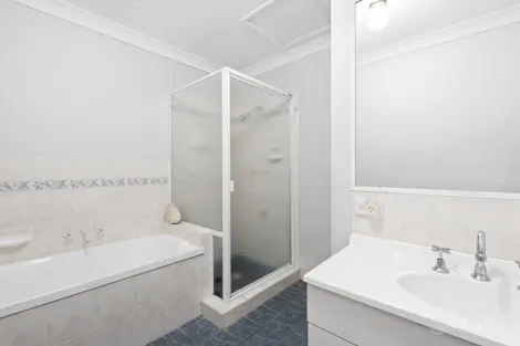 Property photo of 2/442 Pine Ridge Road Coombabah QLD 4216