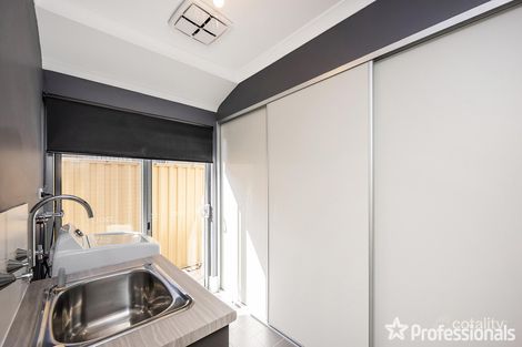 Property photo of 30 Kalyang Loop Byford WA 6122