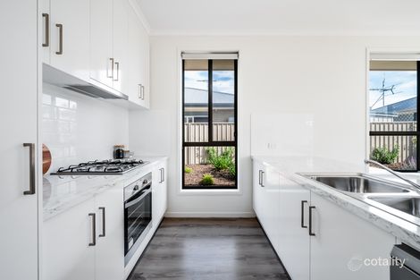 Property photo of 18 Fairbrother Circuit Nuriootpa SA 5355