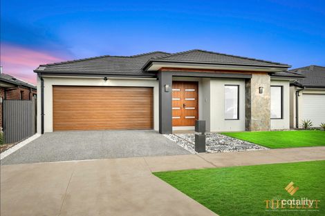 Property photo of 16 Rushmore Way Bonnie Brook VIC 3335