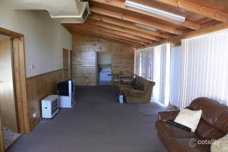 Property photo of 2 Jimmy Noonan Close Young NSW 2594