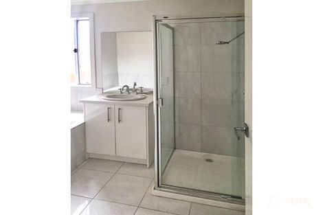 Property photo of 30 Botham Crescent Pakenham VIC 3810