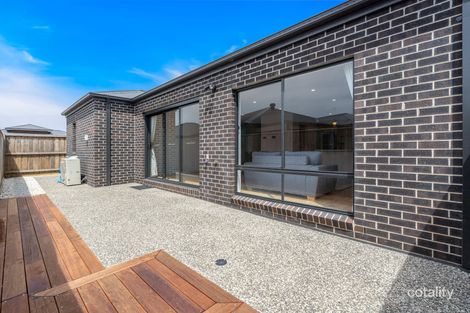 Property photo of 4 Madura Promenade Mickleham VIC 3064