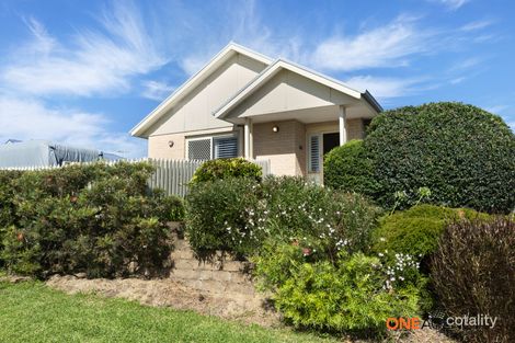 Property photo of 2/135 Casey Drive Hunterview NSW 2330