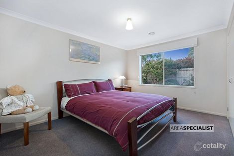 Property photo of 2 Hasluck Crescent Lynbrook VIC 3975