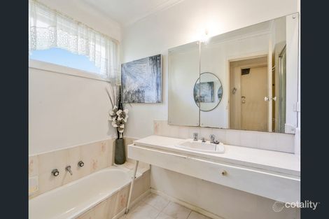 Property photo of 16 Elmstead Court Ferntree Gully VIC 3156