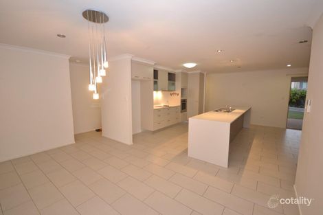 Property photo of 7 Pearlshell Court Ashfield QLD 4670