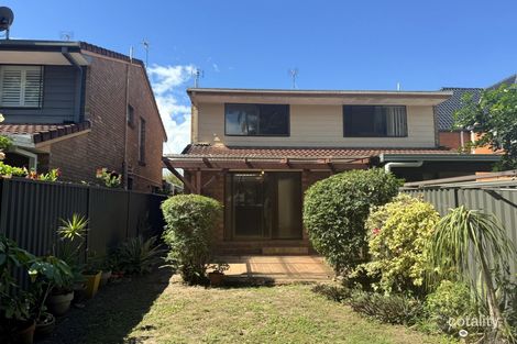 Property photo of 2/70 Worendo Street Southport QLD 4215