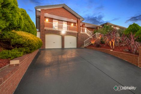 18 Stainsby Cl, Endeavour Hills, VIC 3802