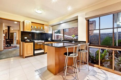 Property photo of 2 Gundry Grove Watsonia North VIC 3087