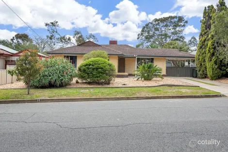 15 Suffolk Dr, Morphett Vale, SA 5162