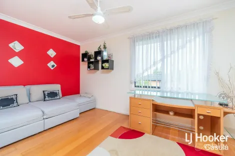 Property photo of 12 Nettletree Place Casula NSW 2170