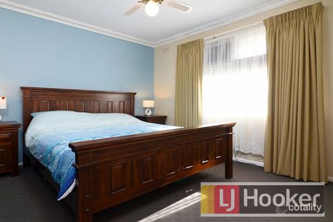 Property photo of 5 The Fairway Hampton Park VIC 3976