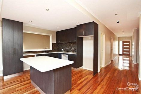 Property photo of 17 Clopton Rise Craigieburn VIC 3064