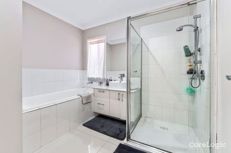 Property photo of 4A Emu Bush Drive Cranbourne West VIC 3977