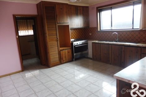 Property photo of 12 Carrington Boulevard Thomastown VIC 3074