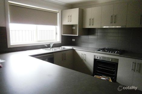 Property photo of 2/10 Banksia Crescent Kyneton VIC 3444
