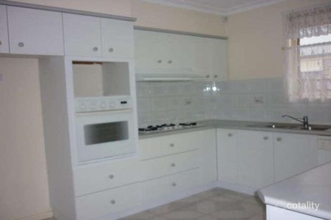 Property photo of 16 Magra Place Roxburgh Park VIC 3064