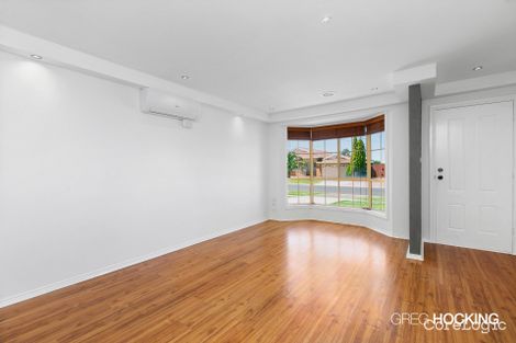 Property photo of 5 Lan Avenue Altona Meadows VIC 3028