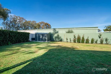 Property photo of 28 Nicola Place Lavington NSW 2641