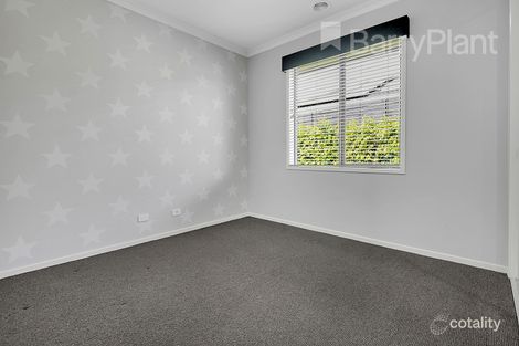 Property photo of 10 Whiteleaf Drive Mickleham VIC 3064