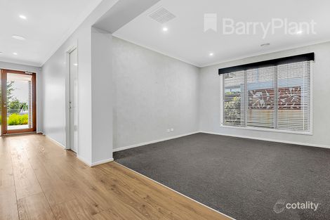 Property photo of 10 Whiteleaf Drive Mickleham VIC 3064