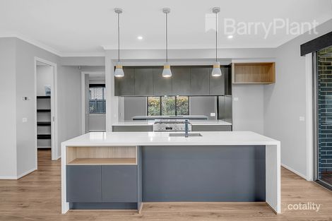 Property photo of 10 Whiteleaf Drive Mickleham VIC 3064