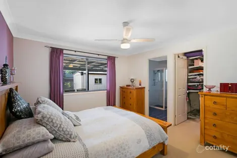 Property photo of 16 Sweetapple Crescent Centenary Heights QLD 4350