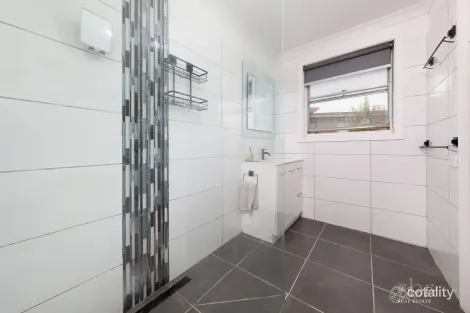 Property photo of 5 Belgrade Avenue Wodonga VIC 3690